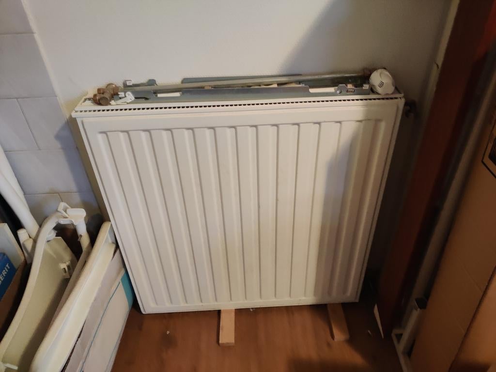Radiator 75 cm x 75 cm T22 compleet., Ophalen, 30 tot 80 cm, Radiator, Nieuw