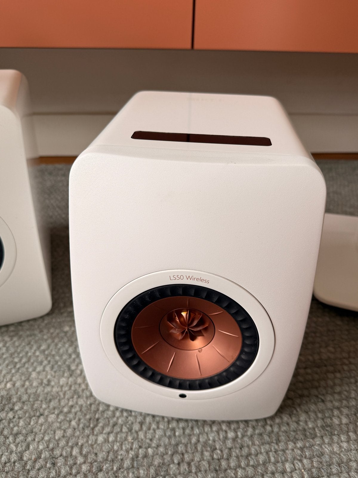 KEF LS50 Wireless (1e gen) in perfecte staat, Zo goed als nieuw, Afstandsbediening, KEF, Boekenplank luidspreker