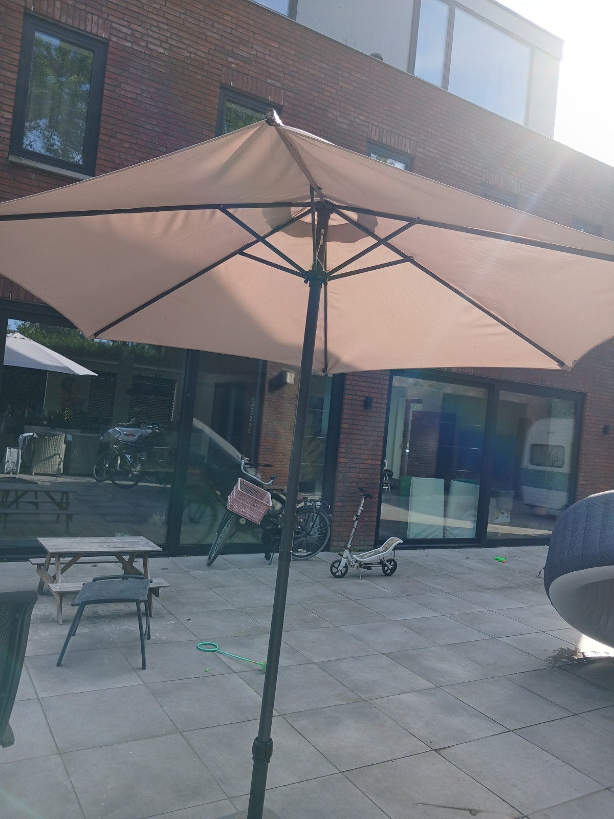 parasol met gebruikssporen zie foto zonder voet prijs 20, Ophalen of Verzenden, Gebruikt