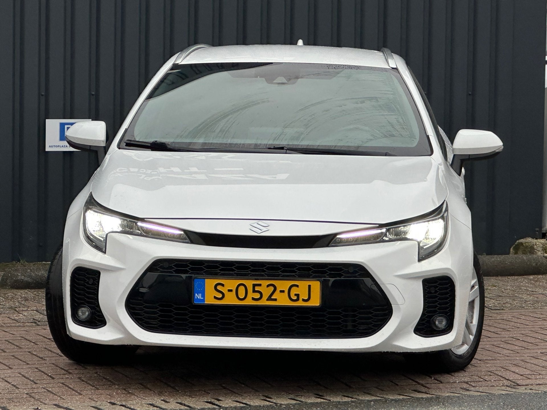 Suzuki Swace 1.8 Hybrid Select ACC|APPLE CARPLAY|STOELVRW|, Auto's, Dealer onderhouden, Gebruikt, 4 cilinders, Wit