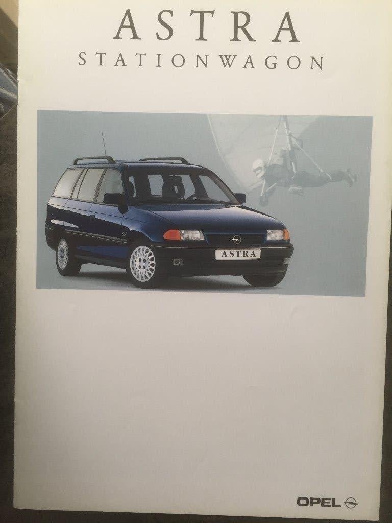 Folder van Opel Astra Stationwagon, druk okt 1992, Ophalen of Verzenden, Nieuw, Opel