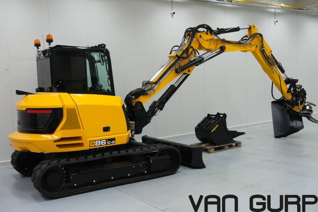 JCB 86 C-2 | Engcon EC209 | full option | 2021 | 2430h, Graafmachine