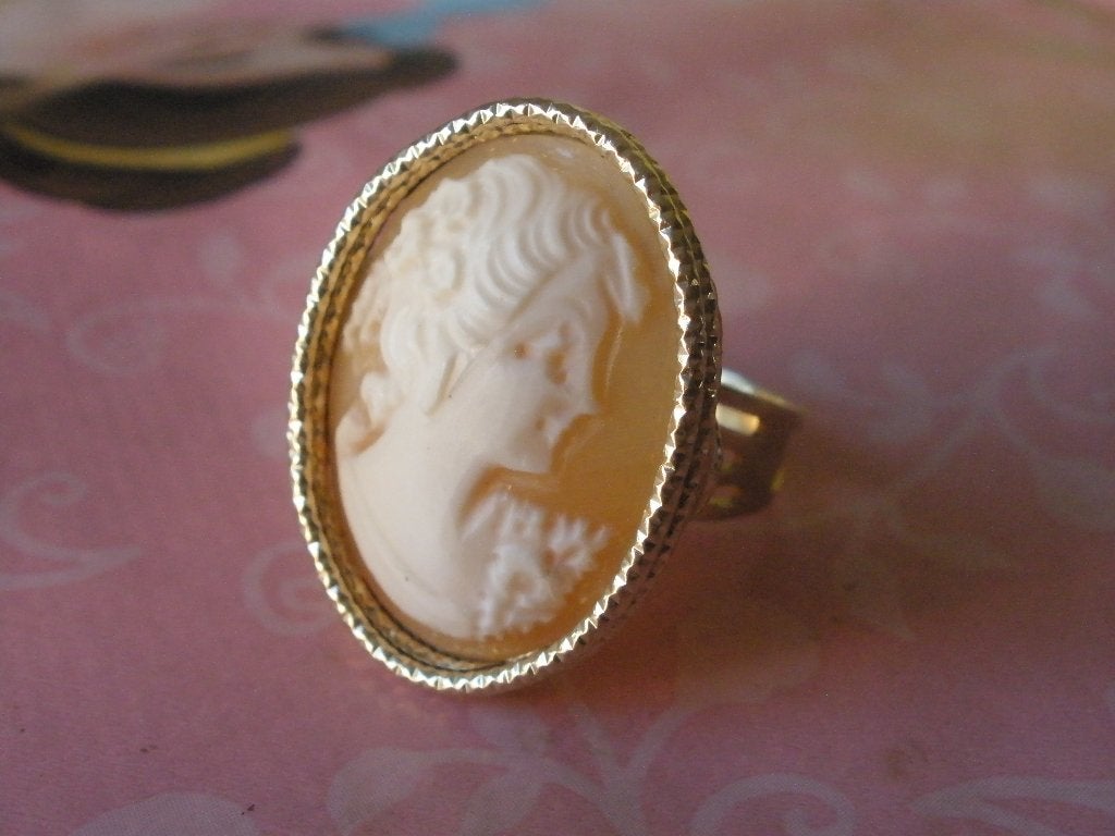 Zeer grote Gouden Ring met Camee uit Zeeuwse Boedel, Sieraden, Tassen en Uiterlijk, Ringen, 18 tot 19, Ophalen of Verzenden, Zo goed als nieuw