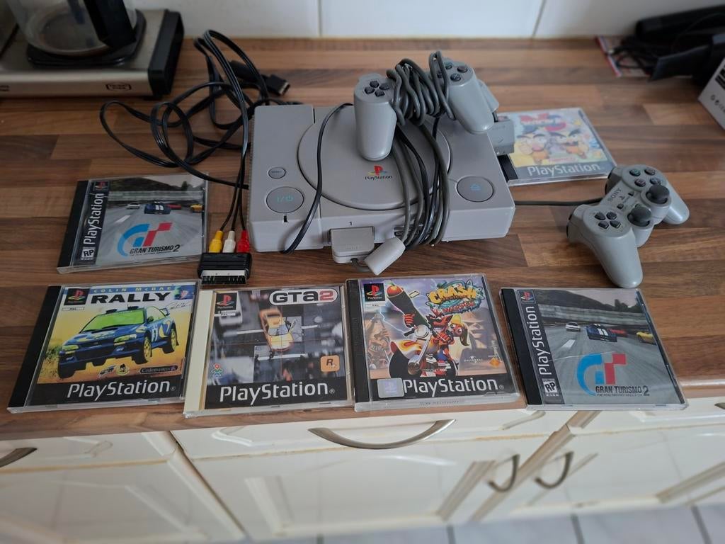 PlayStation 1 Console met 2 Controllers en 5 Games, Spelcomputers en Games, Spelcomputers | Sony PlayStation 1, Ophalen of Verzenden