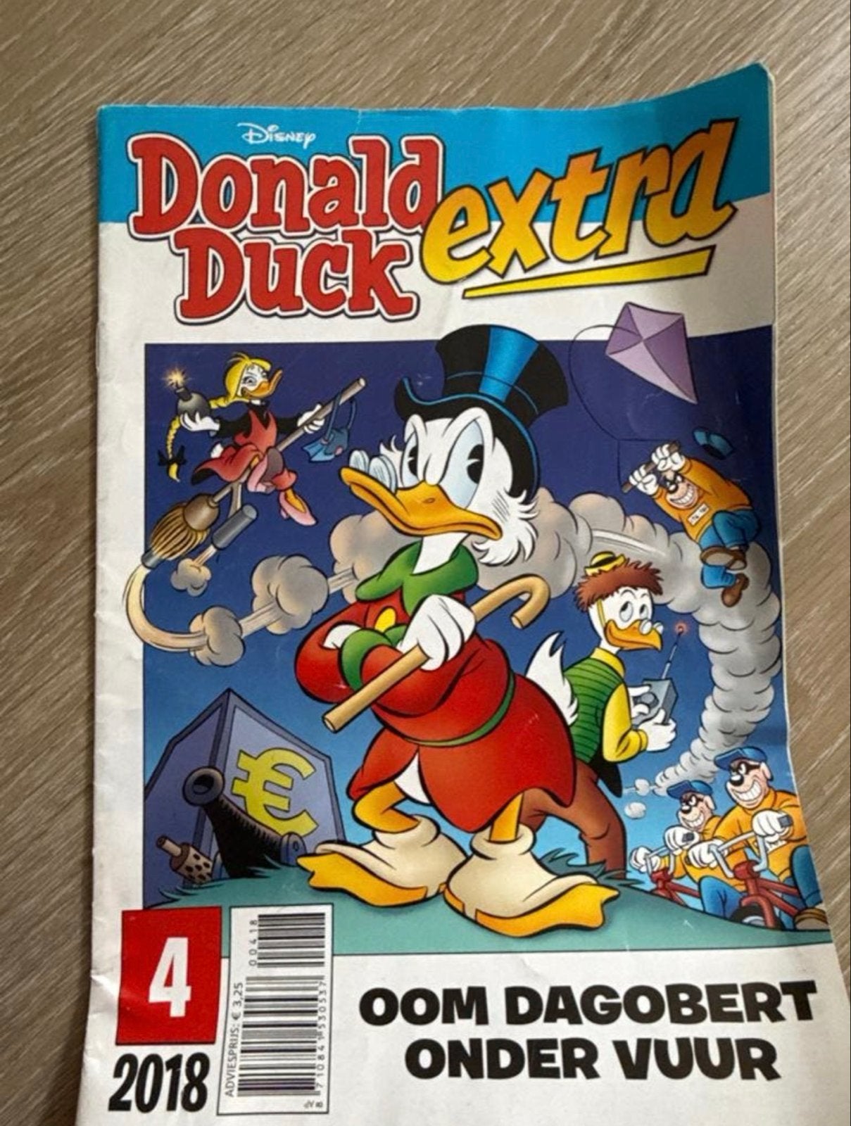Donald Duck Extra 4 - 2018: Oom Dagobert Onder Vuur, Boeken, Eén stripboek, Ophalen of Verzenden, Gelezen