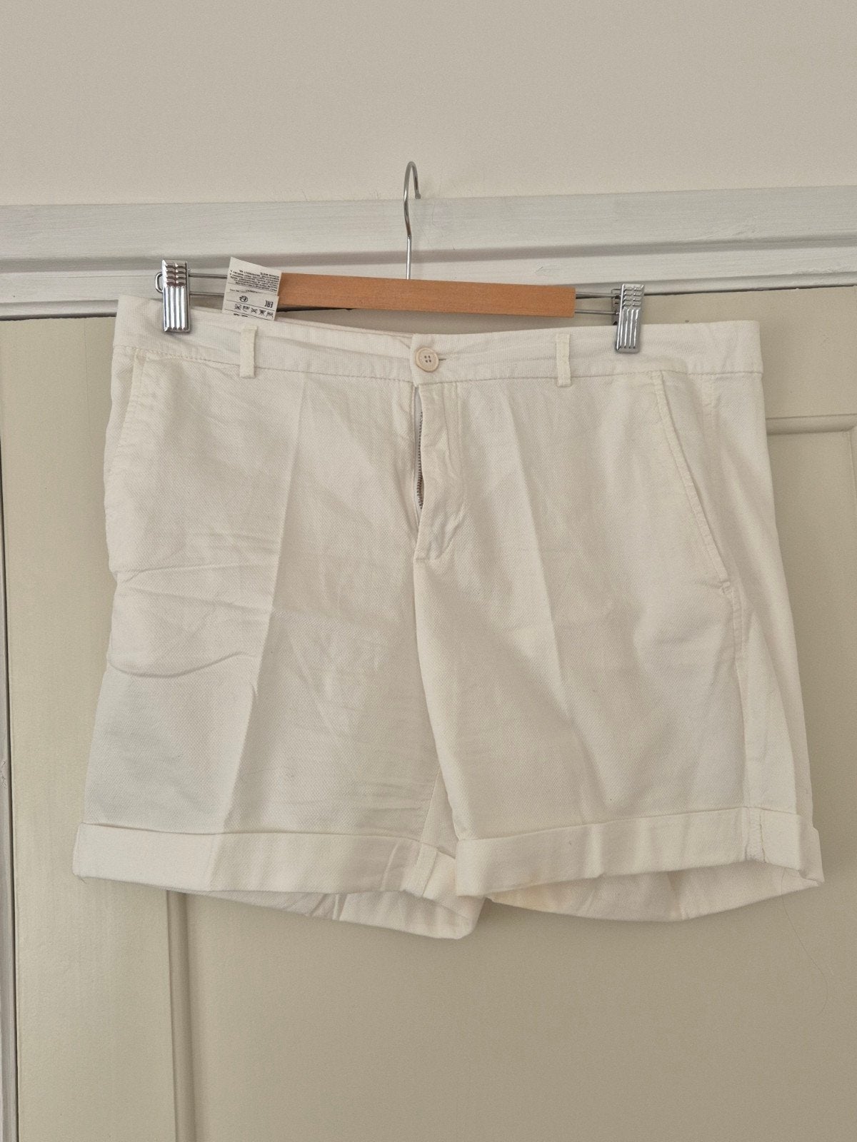 wit short van Benetton maat 40 (nl) 46 (it). Valt ruim. Noo, Maat 38/40 (M), Kort, Benetton, Wit