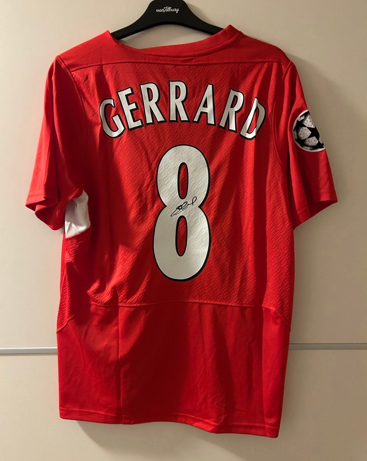 Gesigneerd Liverpool shirt Steven Gerrard + certificaat, Sport en Fitness, Maat M, Ophalen of Verzenden, Zo goed als nieuw, Shirt