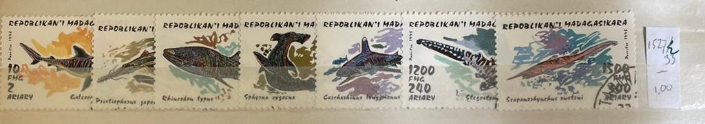 Kaveltje postzegels Madagaskar; haaien, Ophalen of Verzenden, Gestempeld, Dier of Natuur