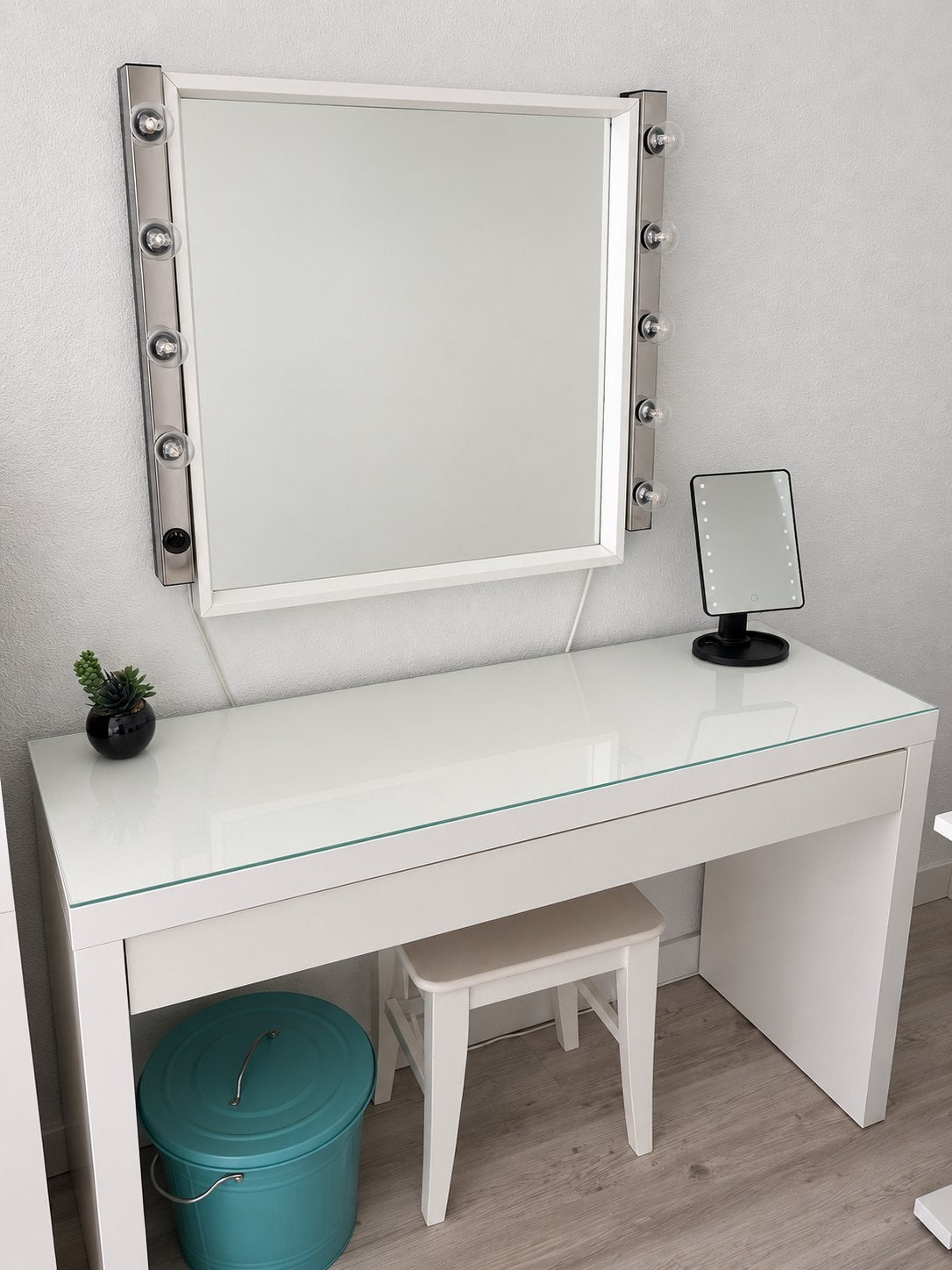 Complete make-up tafel met spiegel, verlichting & kruk, Ophalen, Gebruikt, 100 tot 150 cm, Minder dan 100 cm