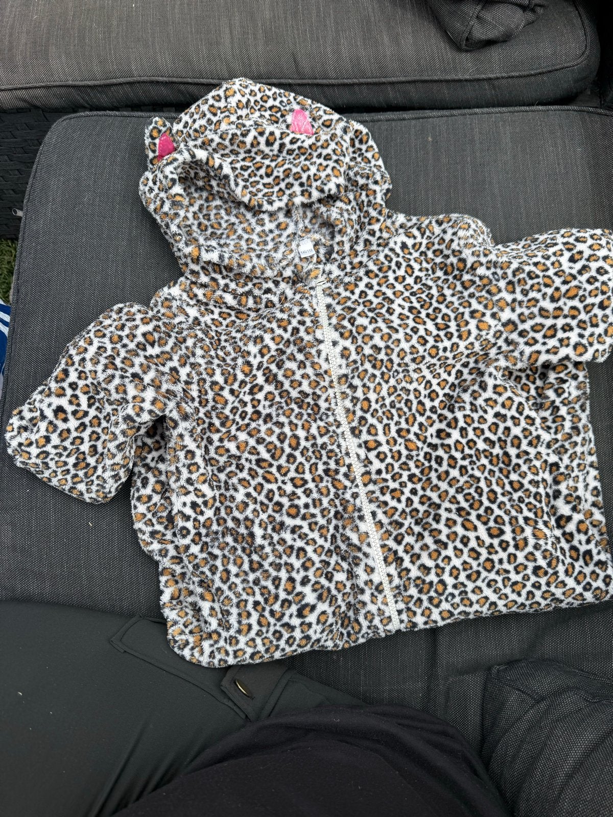 Leopardprint fleece onesie met oortjes - Maat 146/152, Kinderen en Baby's, Kinderkleding | Maat 146, Ophalen of Verzenden, Gebruikt
