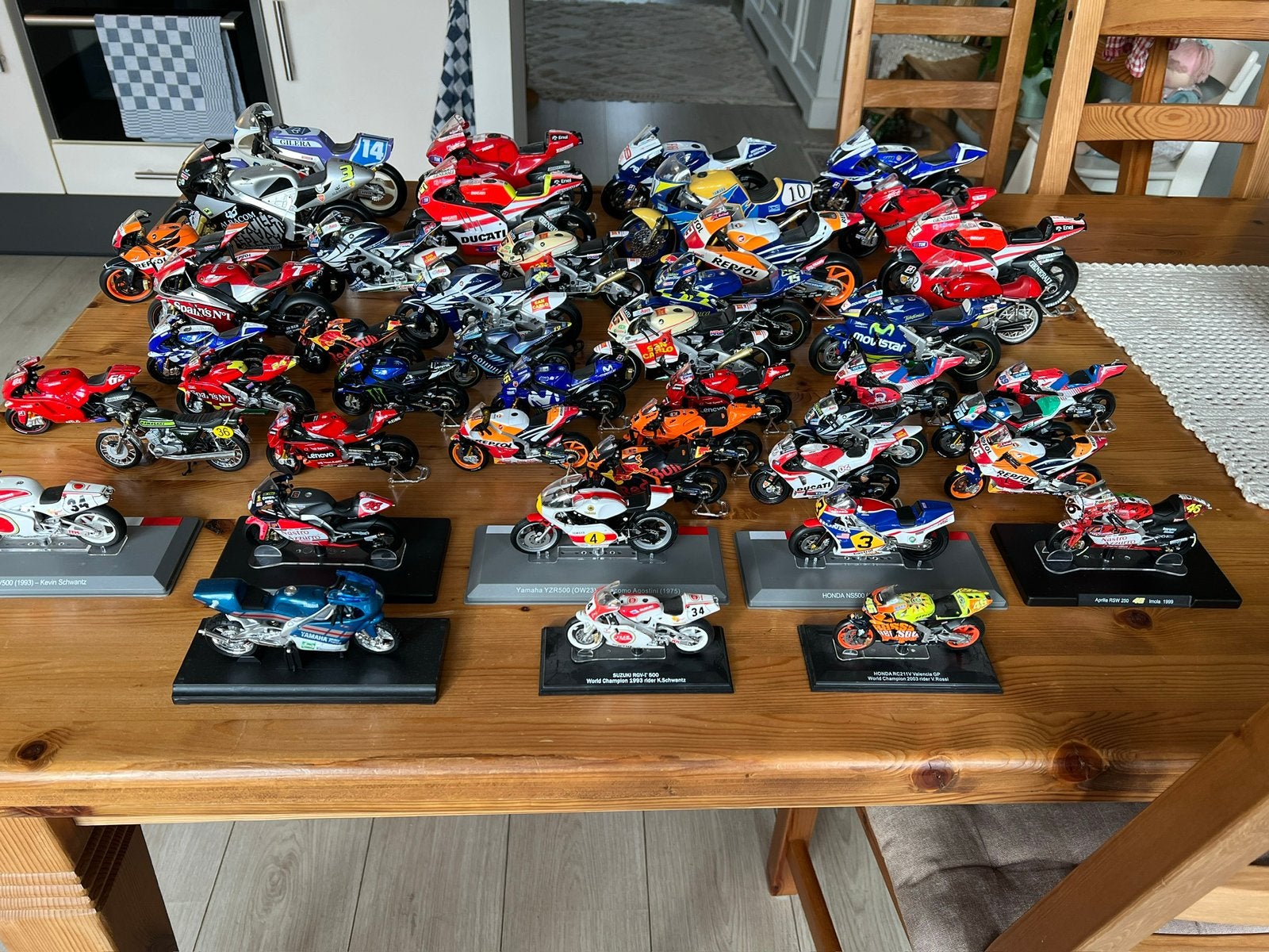 Grote miniatuur motoren verzameling, Ophalen, Zo goed als nieuw