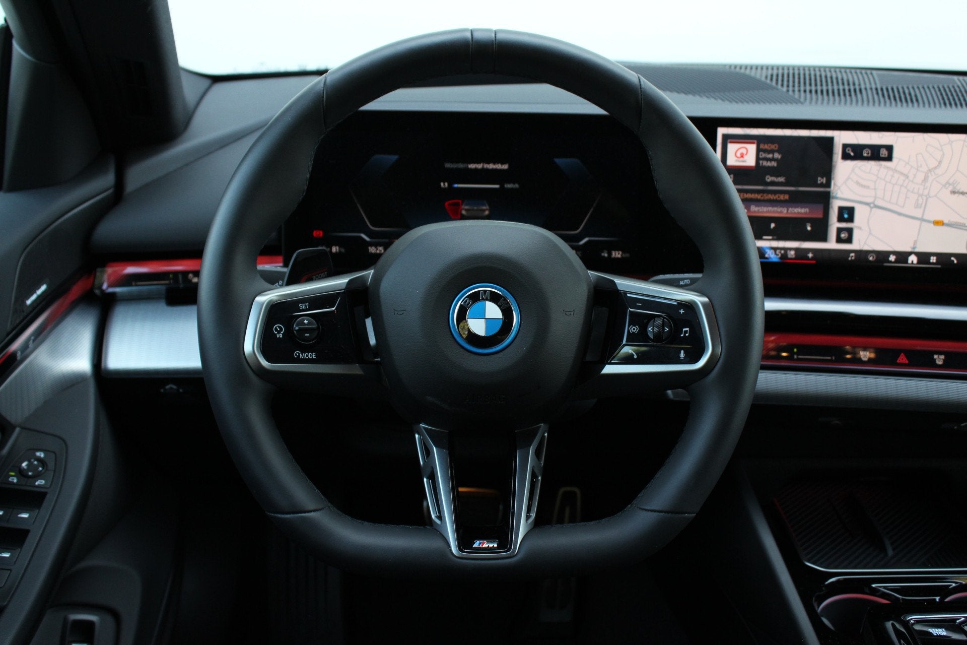 BMW i5 xDrive40 M Sport / Adaptief onderstel professional /, Dealer onderhouden, Zwart, 394 pk, Sedan