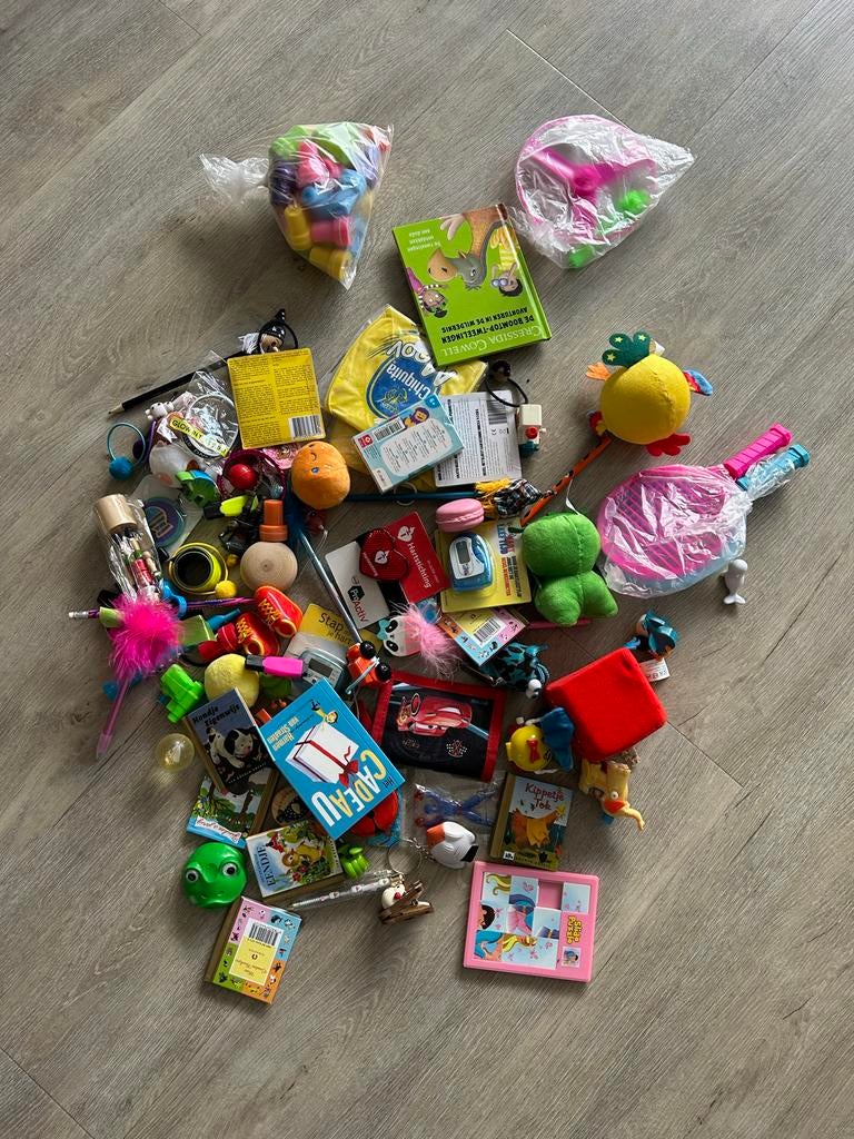 Grabbelton spulletjes / kleine cadeautjes, Ophalen, Gebruikt, Jongen of Meisje