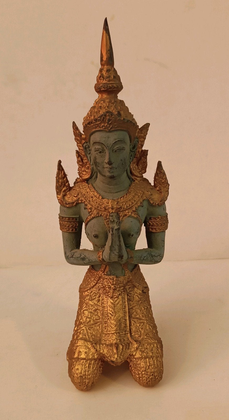 Thaise wachter beeldje met traditionele hoofdtooi, 17cm, Minder dan 20 cm, Ophalen of Verzenden, Handgemaakt, Beeld