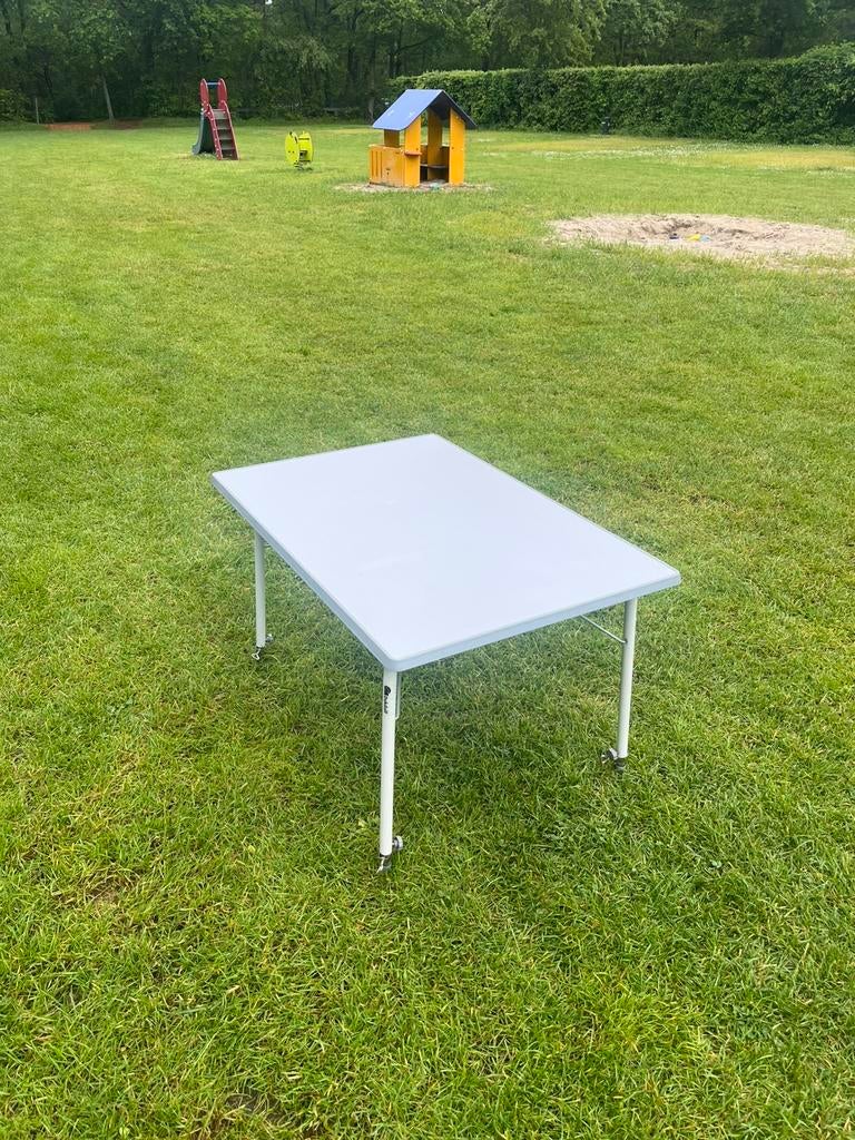 Te koop camping tafel, Caravans en Kamperen, Kampeermeubelen, Ophalen, Zo goed als nieuw, Campingtafel