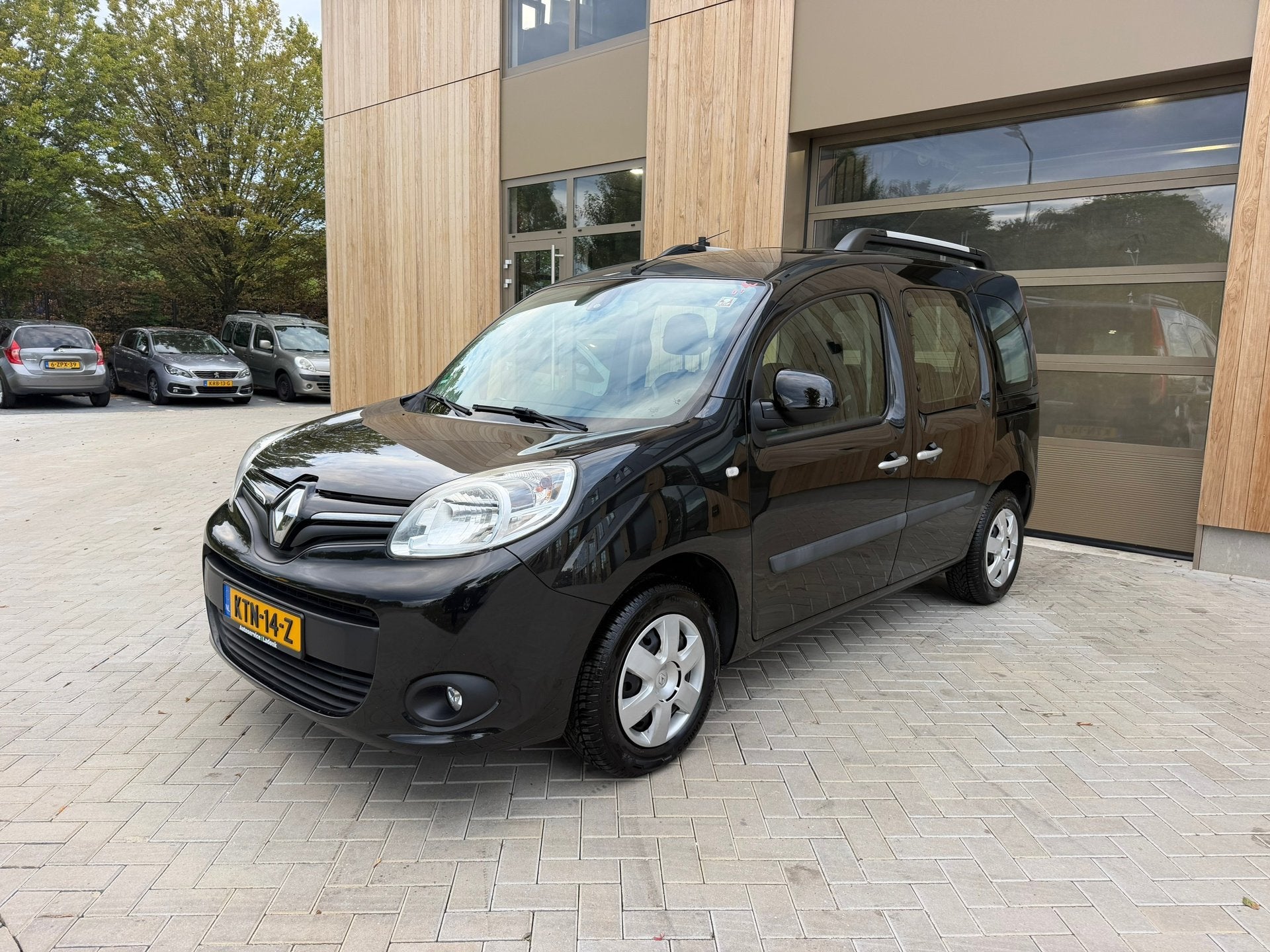 Renault Kangoo Family 1.2 TCe Limited Start&Stop|5DRS|Clima|, Auto's, Voorwielaandrijving, Stof, Gebruikt, Zwart