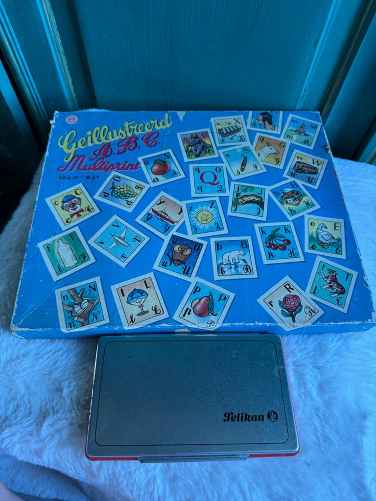 Vintage Geïllustreerd A.B.C. Multiprint stempeldoos + Pelika, Ophalen of Verzenden, Gebruikt