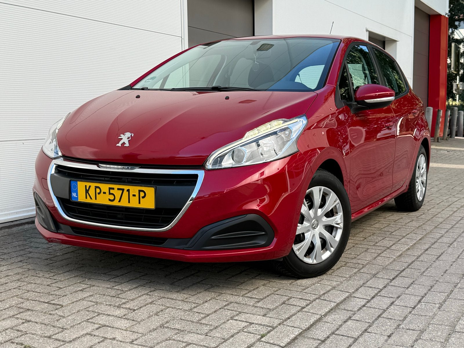Peugeot 208 1.2 VTI 82 pk 5-D Automaat|Carplay|Climate|PDC, Auto's, 40 €/maand, 1199 cc, Origineel Nederlands, 24 km/l