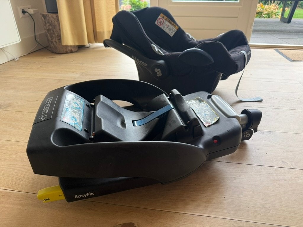 Maxi Cosi Cabfix Nomad Black + Easyfix Base, Ophalen, Gebruikt, 9 t/m 18 kg, Isofix