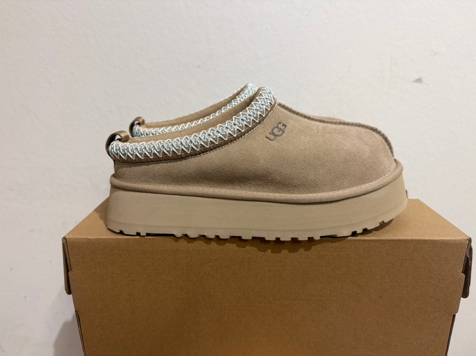 Te koop nieuwe UGG Tazz beige sand maat 40, Kleding | Dames, Postlaan 3, Beige, UGG, Nieuw