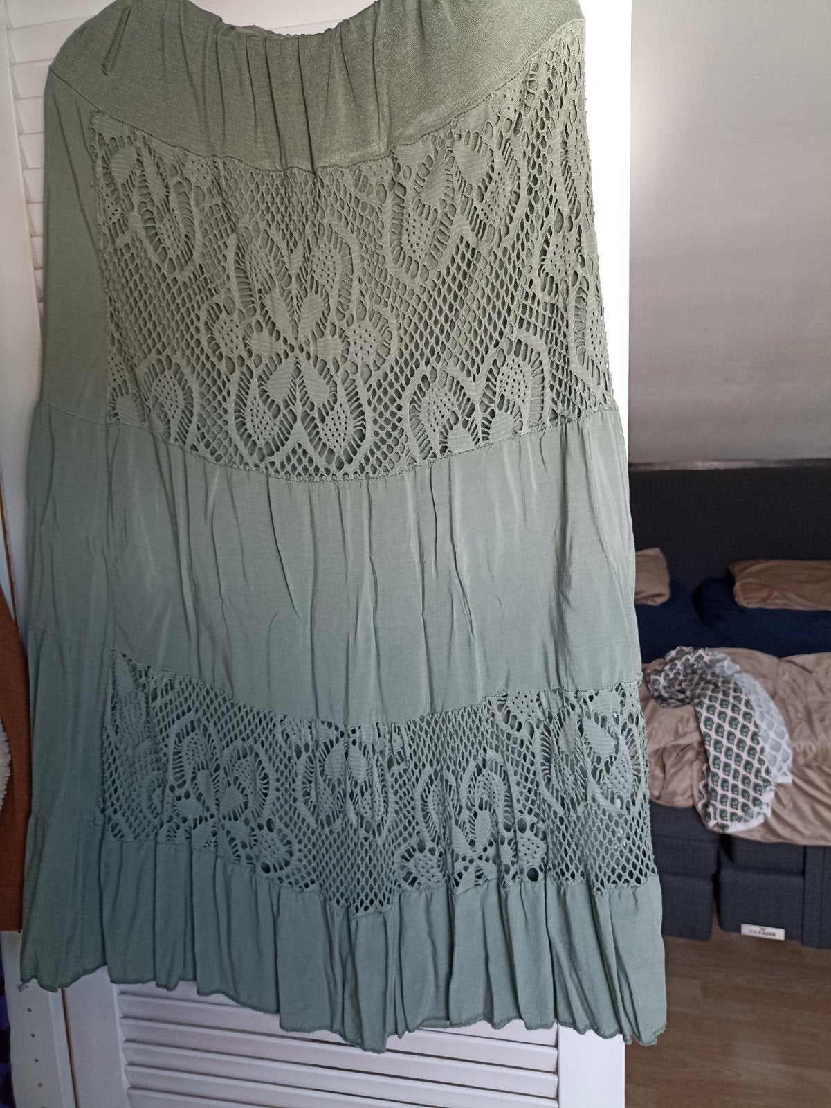 lange groene rok maat L/xL, Kleding | Dames, Maat 46/48 (XL) of groter, Ophalen of Verzenden, Zo goed als nieuw, Onder de knie