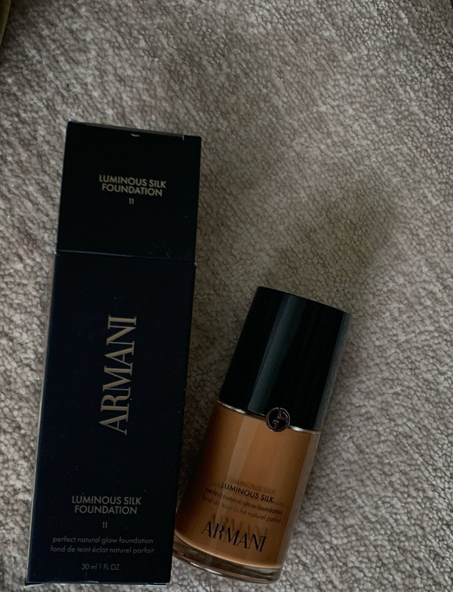 Armani Luminous Silk Foundation - Nieuwe Formule - Kleur 11, Bruin, Gehele gezicht, Nieuw, Ophalen of Verzenden