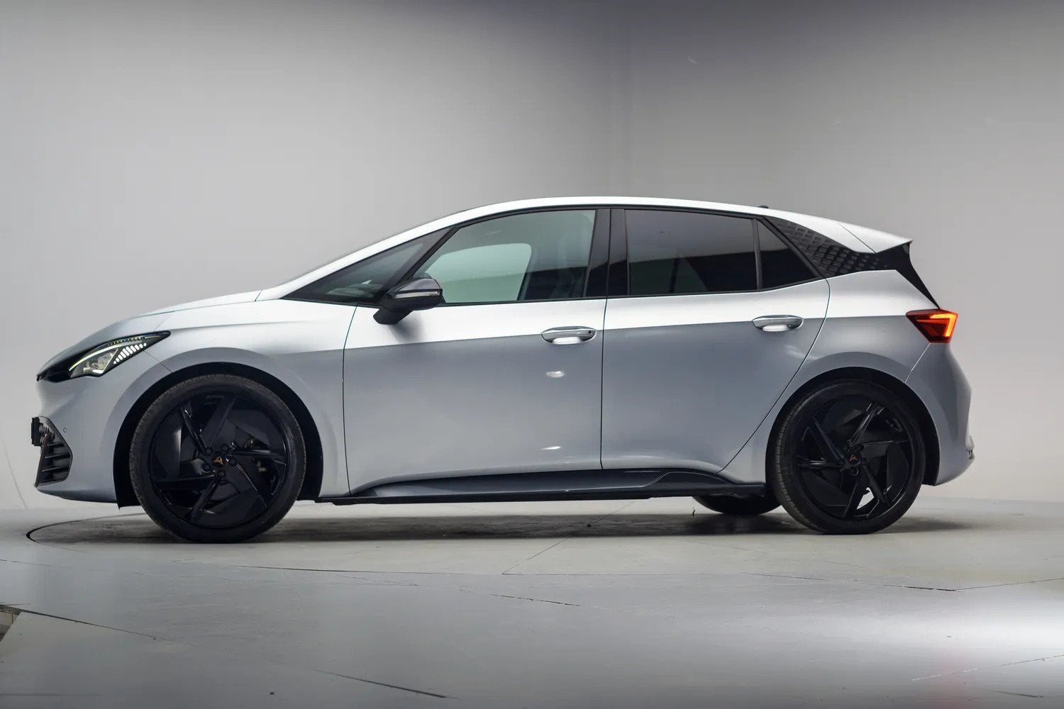 CUPRA Born Copper Ed.One 62 kWh [ Panoramadak Camera Apple C, Auto's, Automaat, 0 cilinders, Gebruikt, Origineel Nederlands
