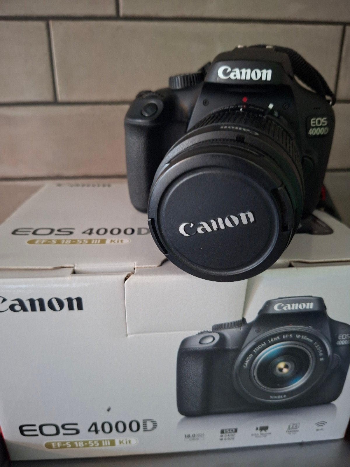 Canon fototoestel EOS 4000D met defect zie beschrijving, Ophalen of Verzenden, Canon