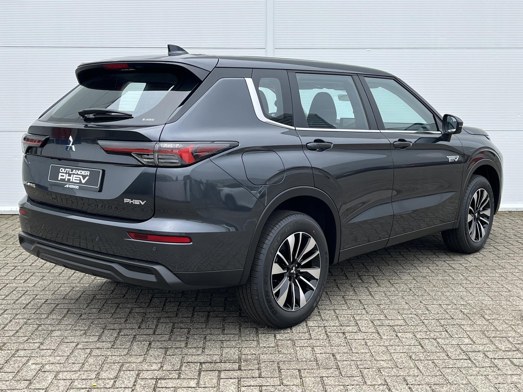 Mitsubishi Outlander 2.4 PHEV Pure / € 4.500,- Voordeel Op, Automaat, Stof, Outlander, Euro 6