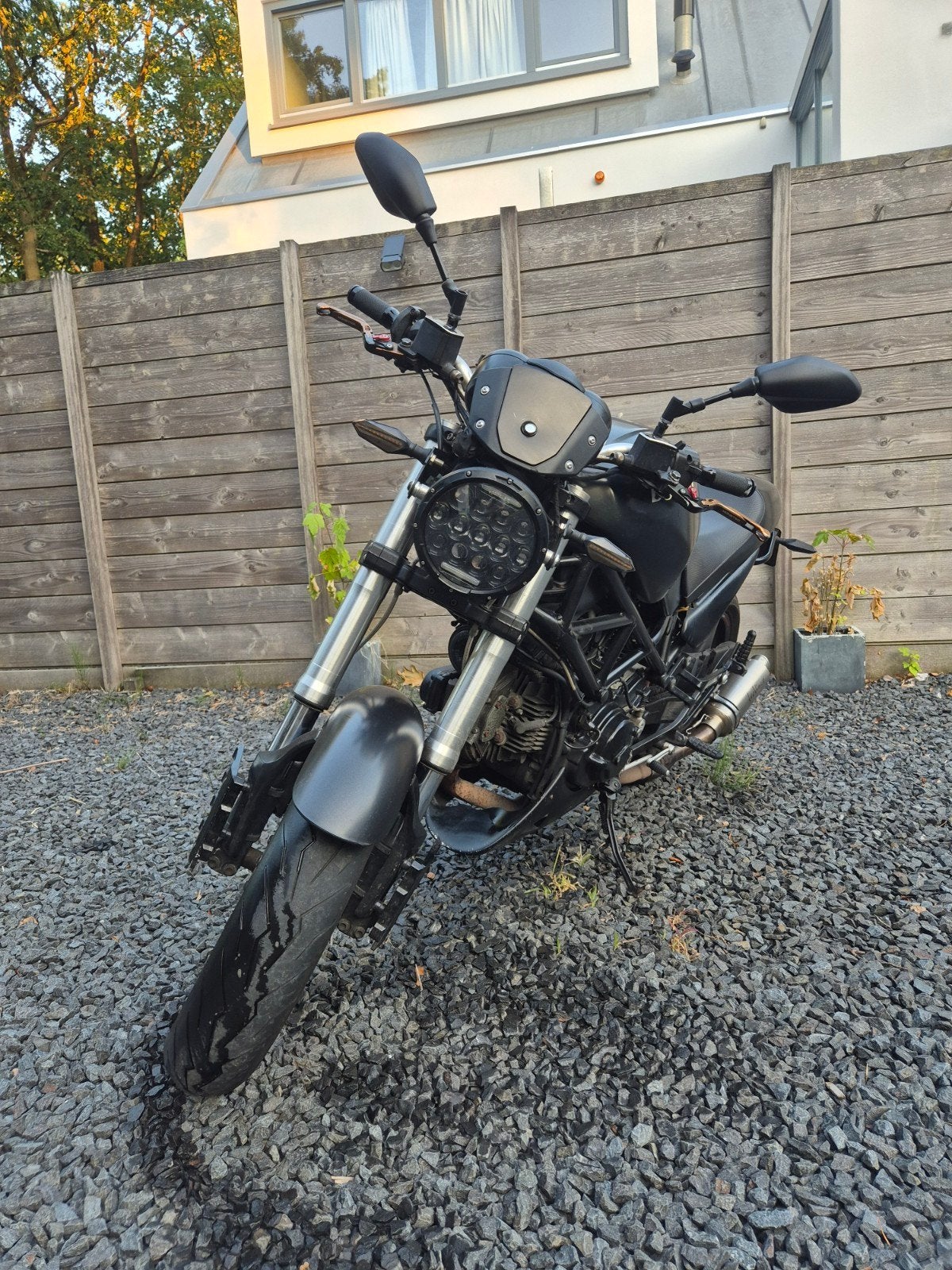Ducati Monster - klaar voor plezier, 700 cc, 2 cilinders, Motorrijbewijs A, Particulier