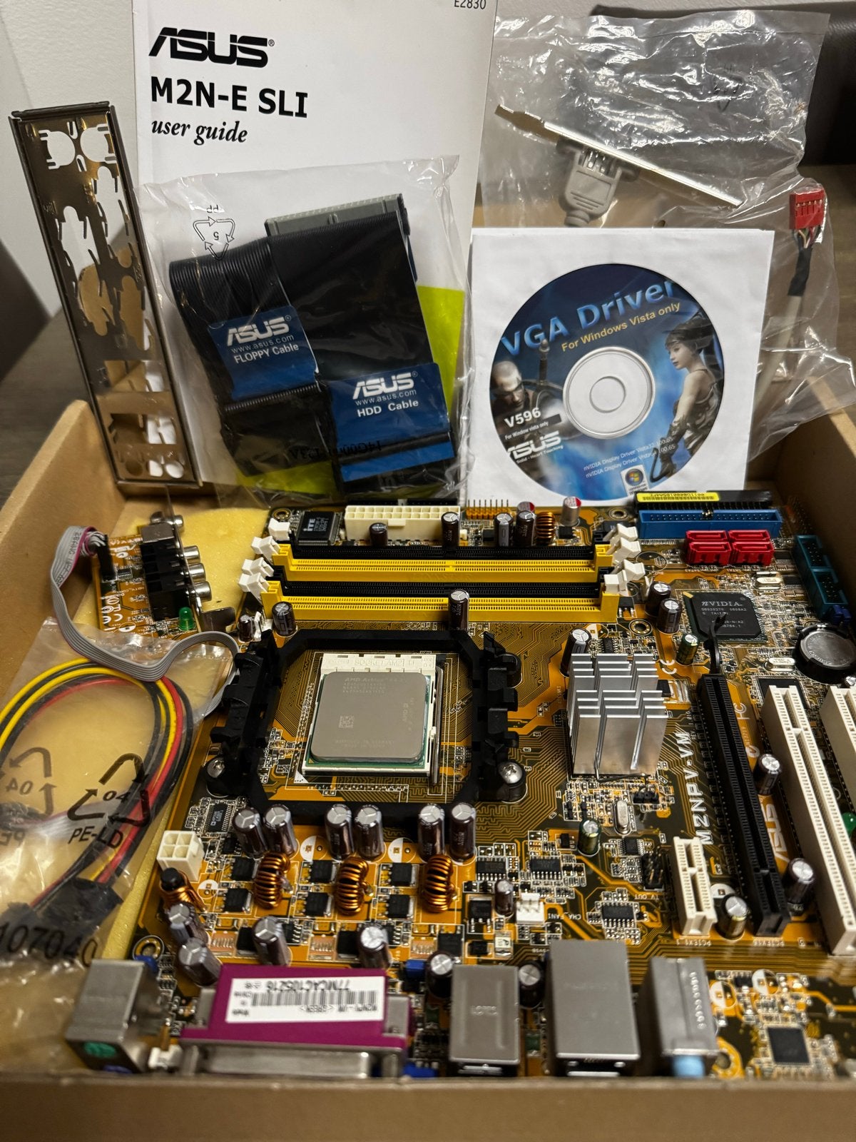 ASUS M2NPV-VM Moederbord met AMD Athlon 64 X2 Processor, Computers en Software, Ophalen of Verzenden, Gebruikt, AMD, DDR2
