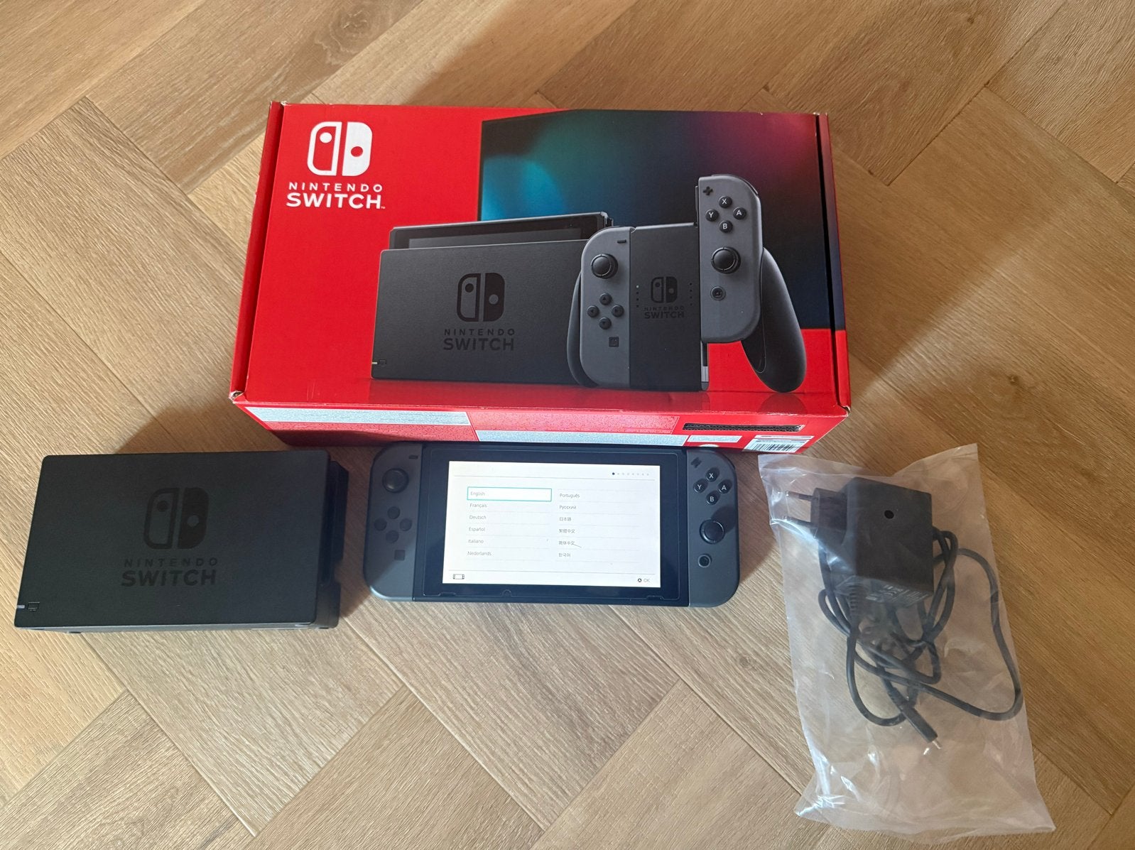 Nintendo Switch V2 - Zo goed als nieuw., Ophalen of Verzenden, Zo goed als nieuw, Met 2 controllers, Switch 2019 Upgrade