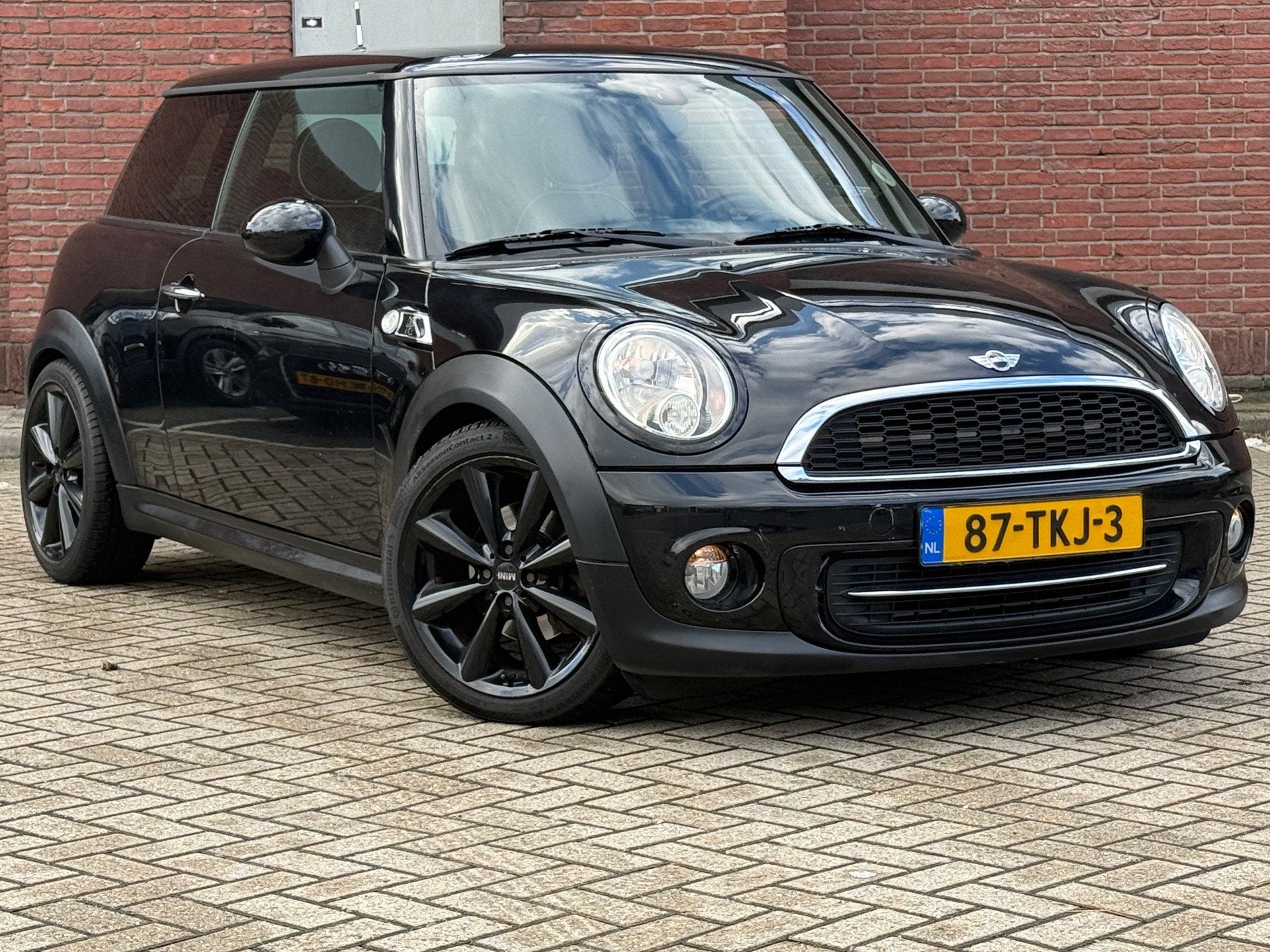 Mini COOPER 1.6 10 Years II | LEDER | NAVI | CLIMA |, Auto's, Voorwielaandrijving, Euro 5, 4 cilinders, 4 stoelen