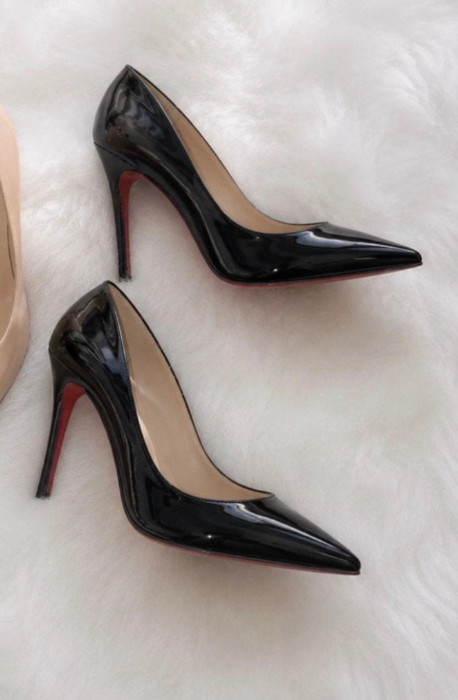 Louboutin hakken, maat 37 stiletto pumps zwart rood, Ophalen of Verzenden, Zo goed als nieuw, Rood, Overige materialen