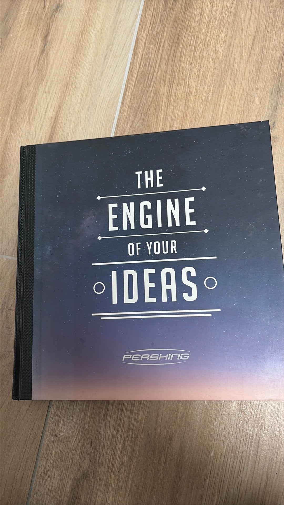 Exclusief Pershing jachtenboek. The engine of your ideas, Ophalen of Verzenden, Zo goed als nieuw