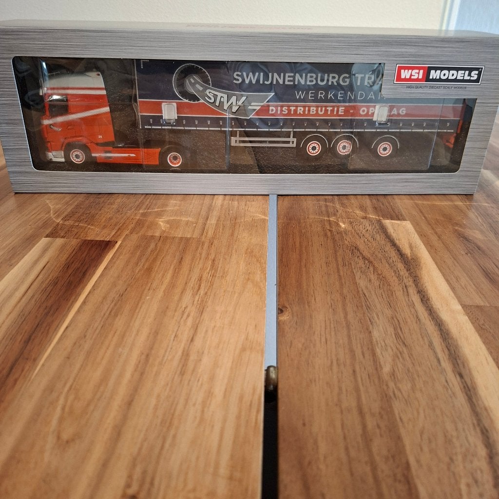 WSI Models DAF XG 4x2 + Curtain Side Trailer - Swijnenburg, Verzenden, Nieuw, Bus of Vrachtwagen, Wsi