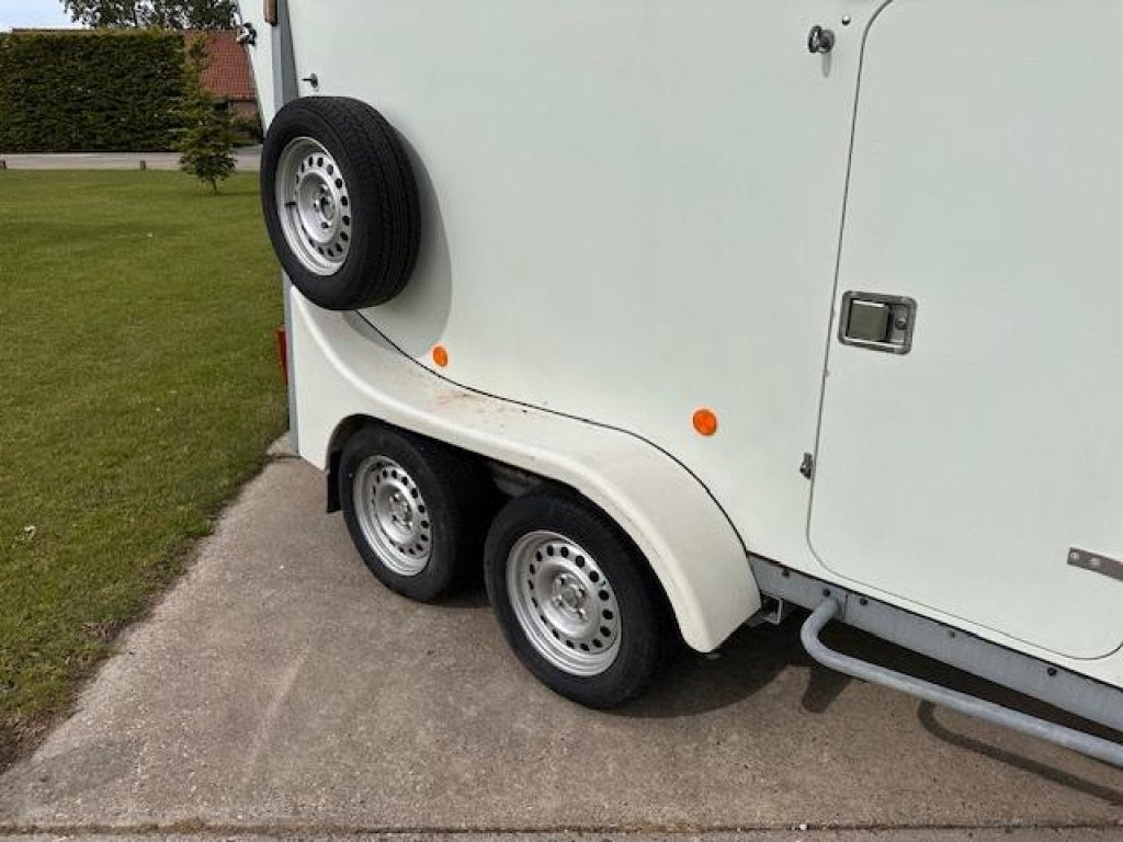 Brenderup grote paardentrailer / foodtruck, Dieren en Toebehoren, Gebruikt, Polyester, 2-paards trailer