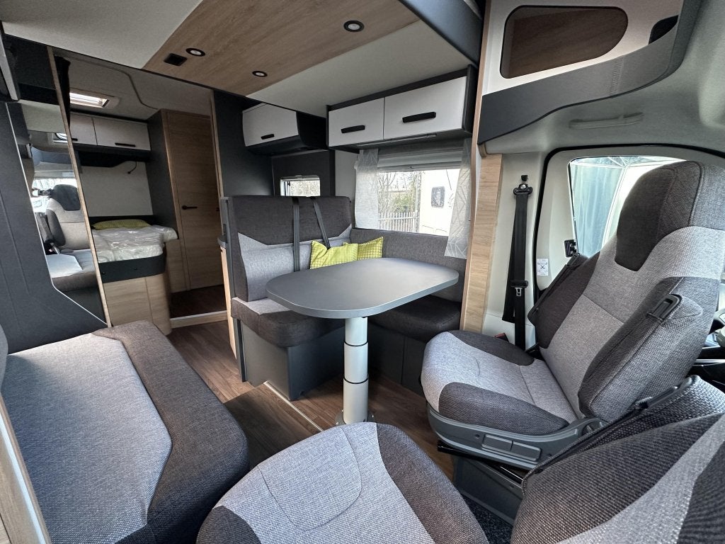 Knaus L!ve Wave 650 MF AUTOMAAT + HEFBED, Caravans en Kamperen, Automaat, Ringverwarming, Fiat, Bedrijf
