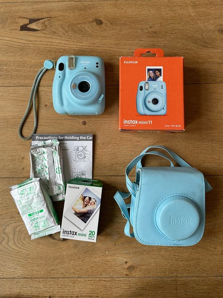 Polaroid camera Instax mini 11 sky blue met accessoires, Ophalen of Verzenden, Zo goed als nieuw, Polaroid, Fuji