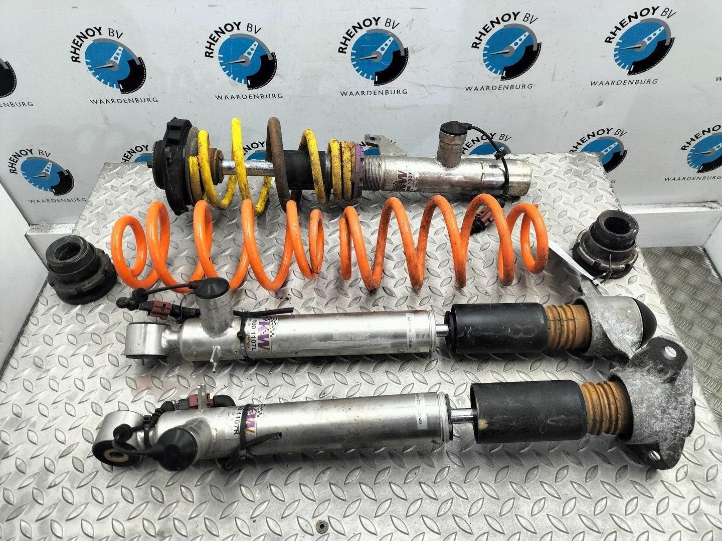 VOLKSWAGEN GOLF 5K GTI  WIELOPHANGING SET AFTERMARKET 2010, Ophalen of Verzenden, Gebruikt, Stiba lid