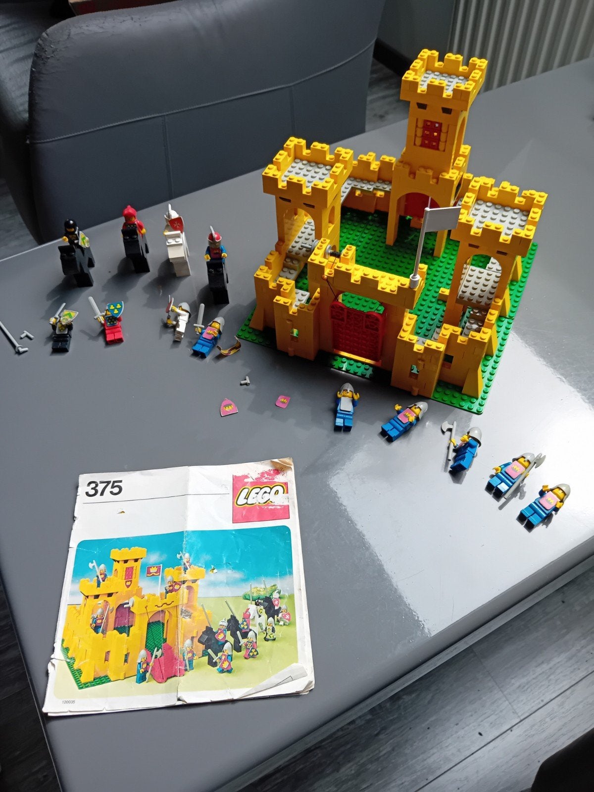 Lego 375 het gele kasteel, Ophalen of Verzenden, Gebruikt