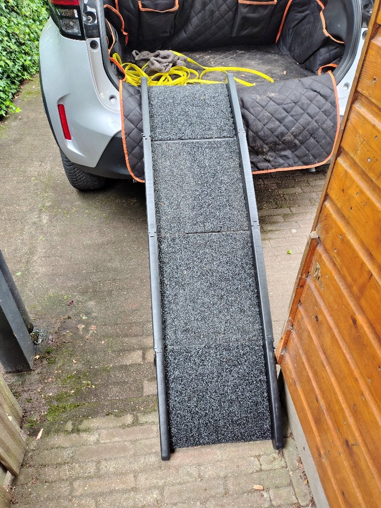 Opvouwbare loop plank voor hond tot 40 kg voor in auto., Ophalen, Zo goed als nieuw