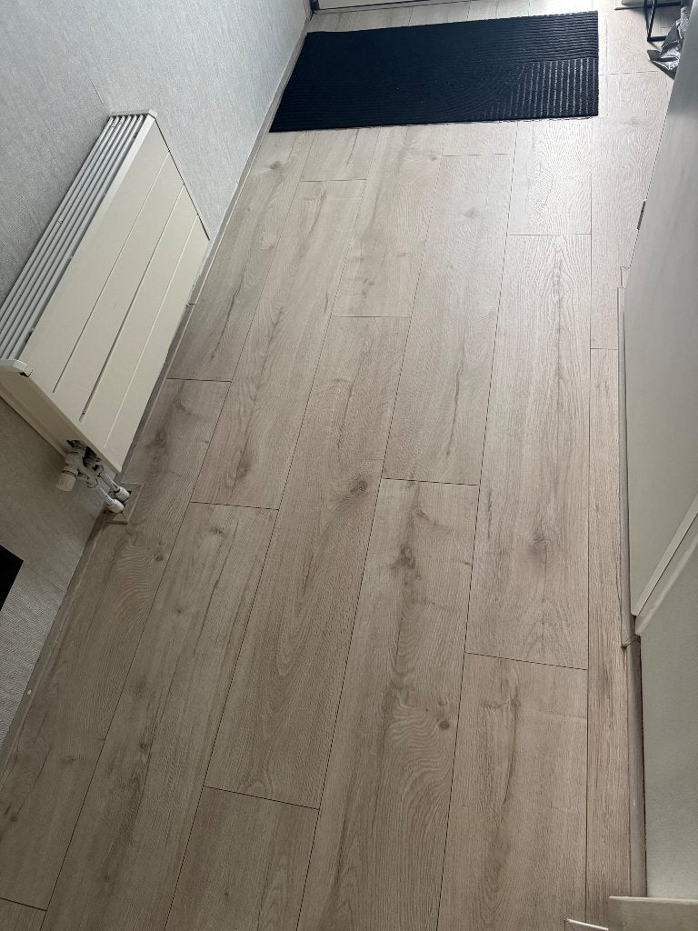 Klik laminaat en ondervloer gratis, Ophalen, Gebruikt, 10 m² of meer, 10 tot 30 cm
