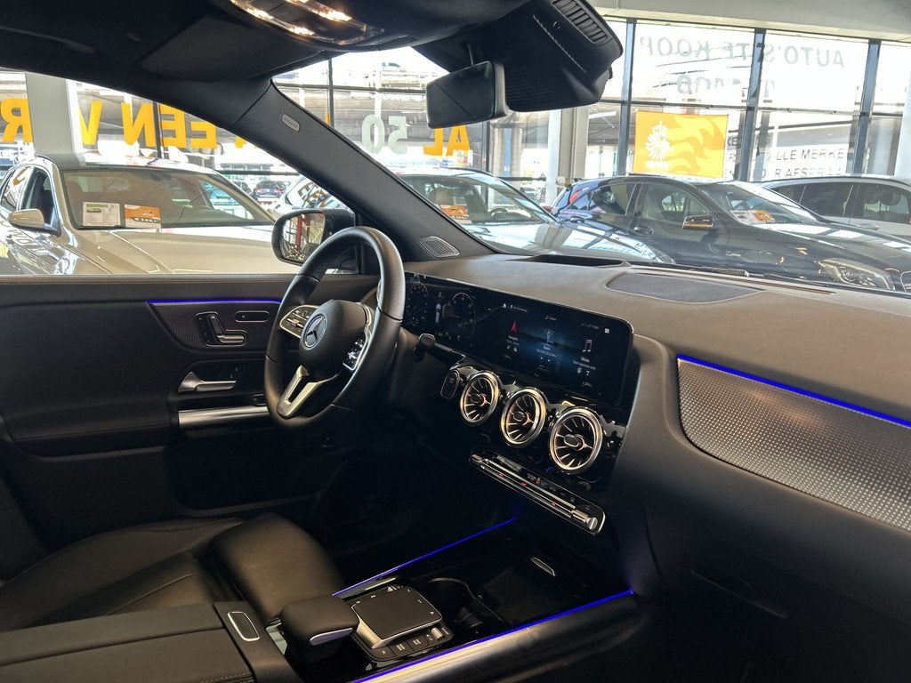 Mercedes-Benz EQA 350 4MATIC Luxury Line 67 kWh 100% Elektri, Auto's, Mercedes-Benz, Automaat, Zwart, Met garantie (alle), Blauw