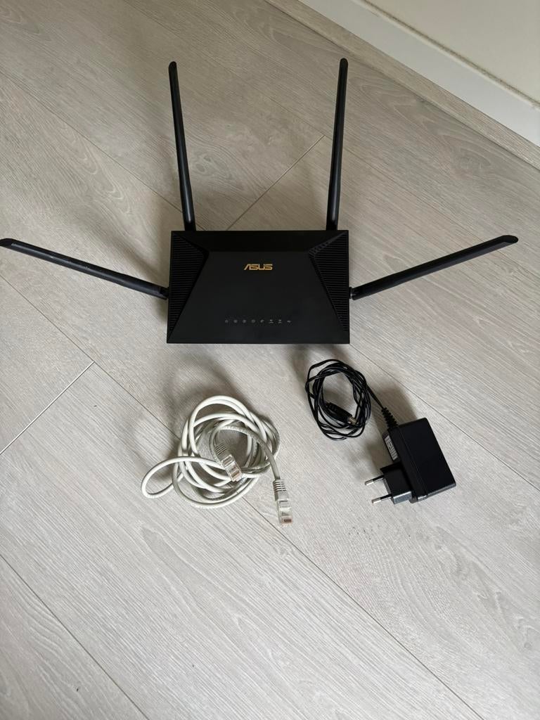 Asus AX1800 dual-band WiFi 6 router, Ophalen, Zo goed als nieuw, Router