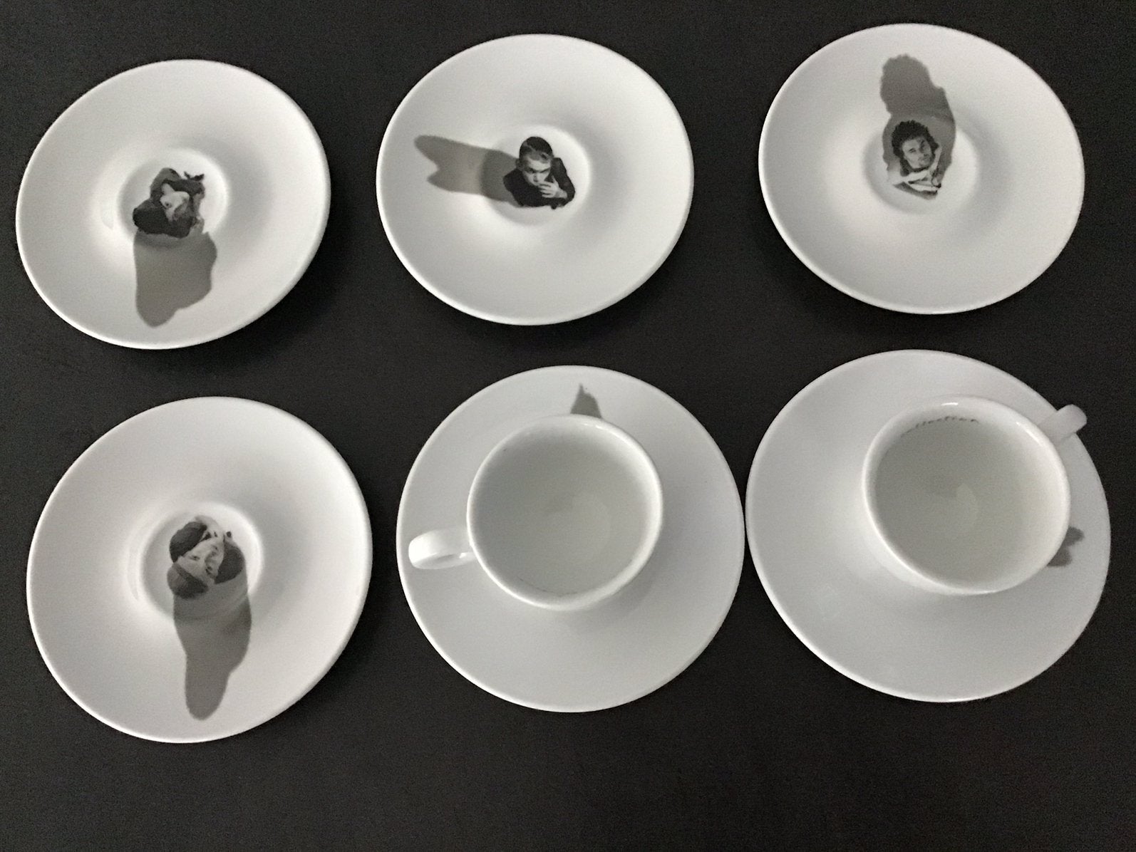 Illy Art collection 2 kopjes en 6 schoteltjes, Ophalen, Zo goed als nieuw, Overige stijlen, Kop(pen) en/of Schotel(s)