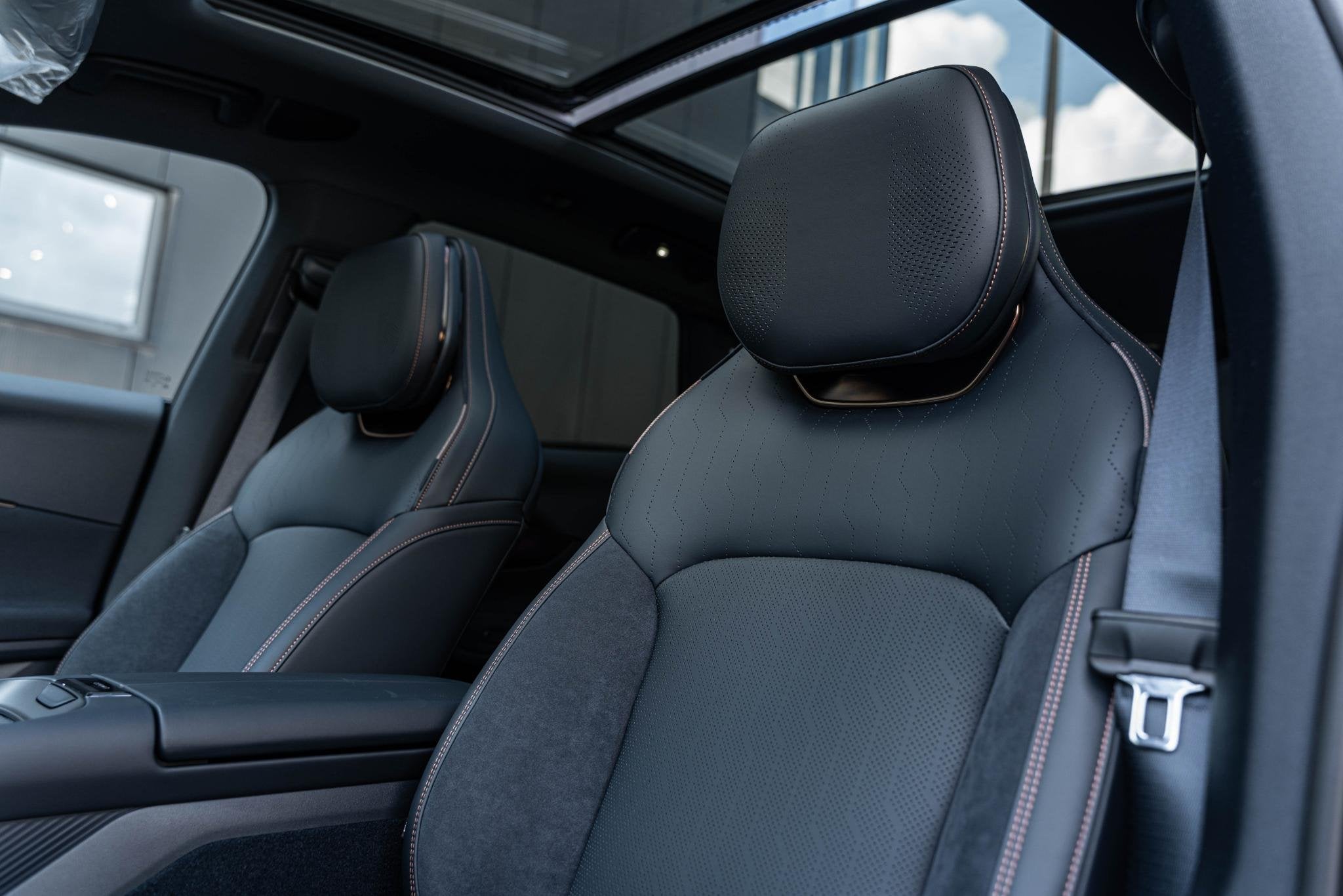 Lynk & Co 08 1.5 Plug-in Hybrid More | PHEV | Matrix LED Kop, Auto's, Dealer onderhouden, Gebruikt, 4 cilinders, Bedrijf