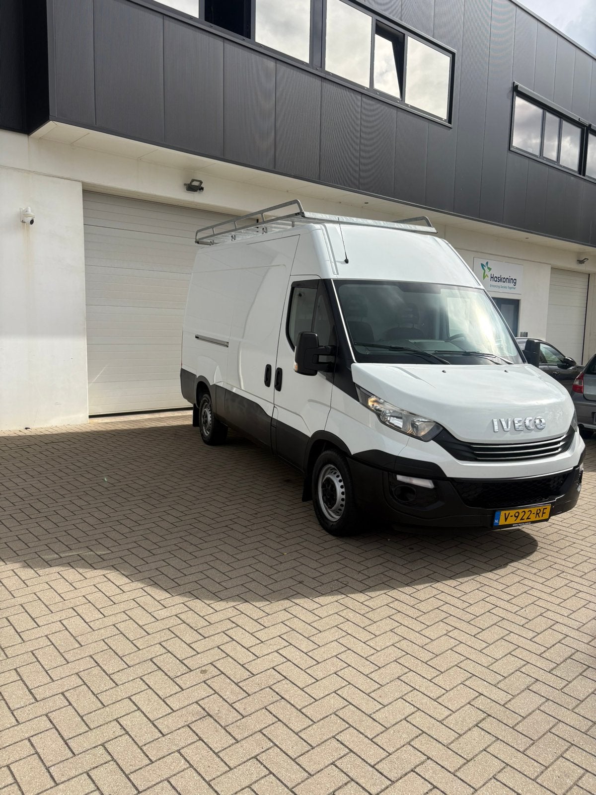 Iveco Daily 35S16 2.3D 114KW 2018, Stof, Iveco, Wit, Origineel Nederlands