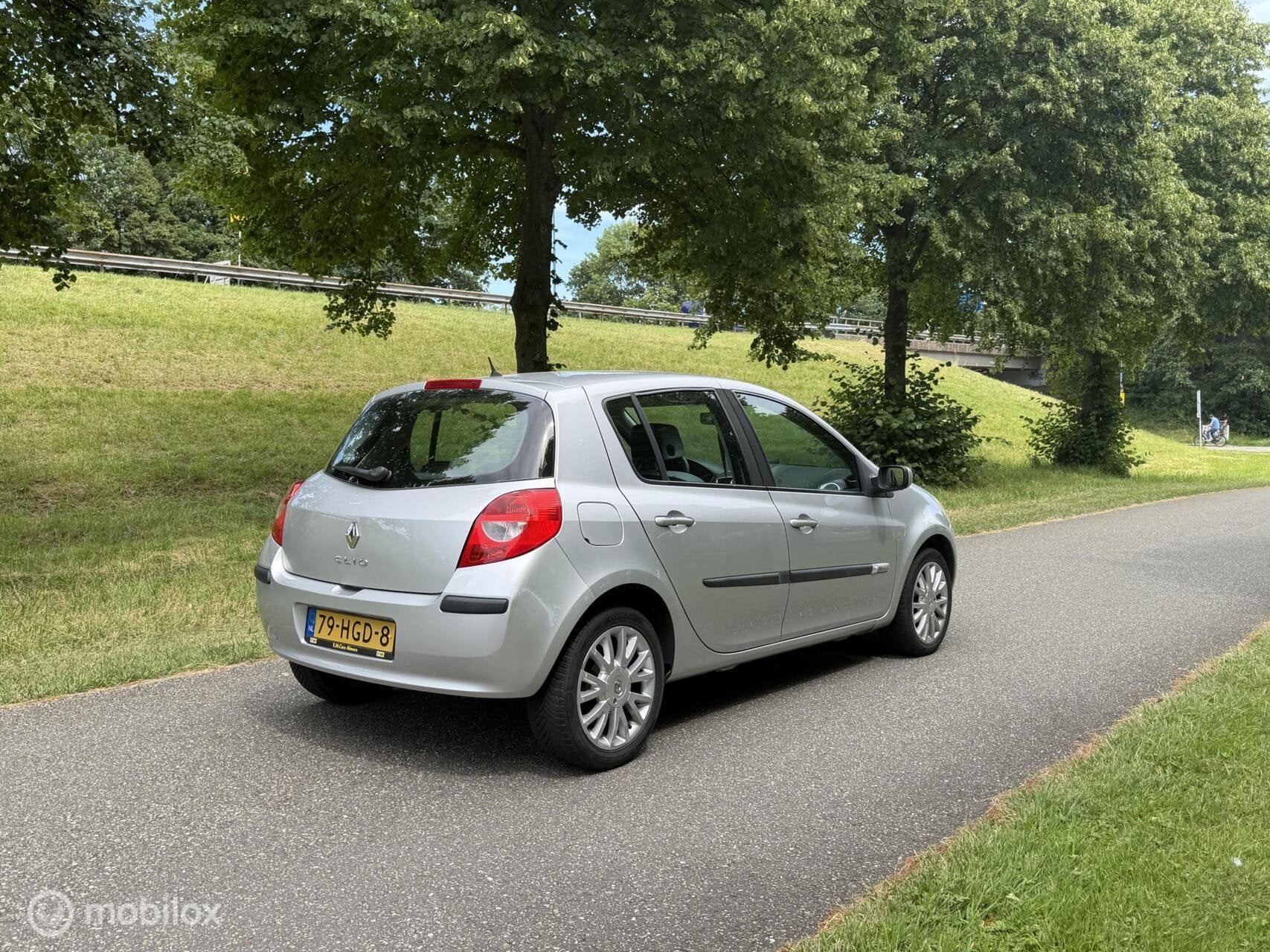 Renault Clio 1.2 TCE Special Rip Curl*APK 1/27*NEW D-RIEM, Voorwielaandrijving, Gebruikt, Zwart, 4 cilinders