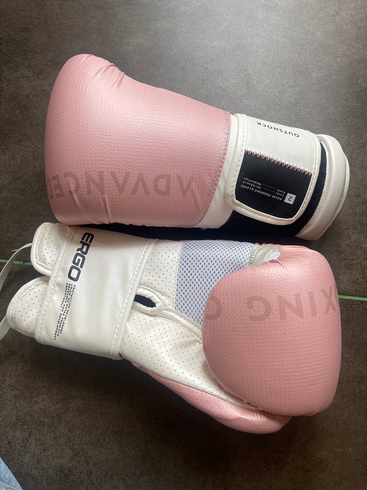 Roze bokshandschoenen 10oz - Outshock (Decathlon), Ophalen of Verzenden, Nieuw, Bokshandschoenen